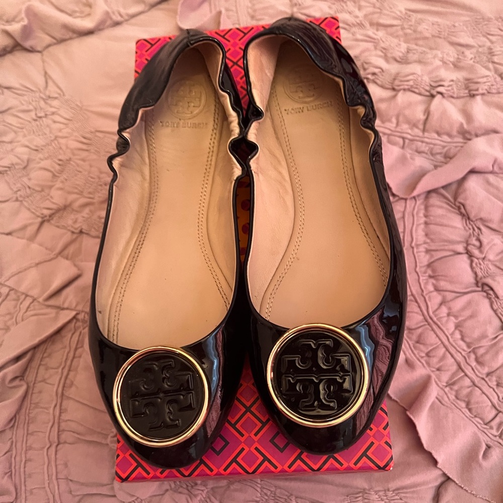 Tory Burch Twiggie Patent Leather Black Ballet Flats Size 8 EUC